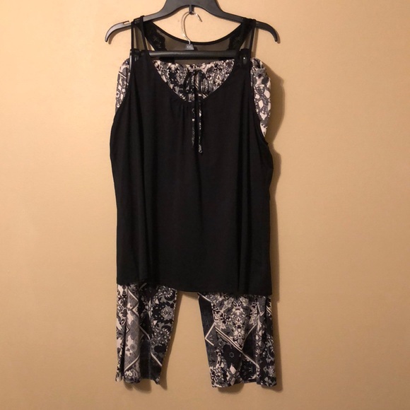 Apt. 9 Other - Apt.9 2 pieces Set pajamas